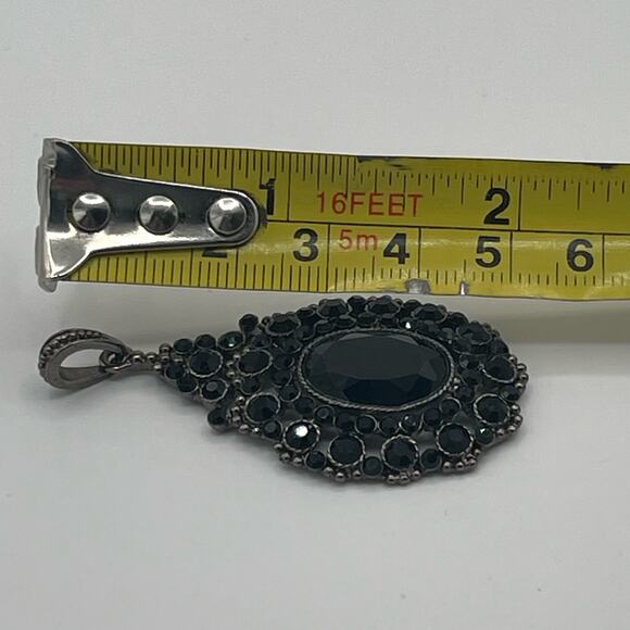 Vintage Black Rhinestone Pendant Teardrop Open Metal Work Cabochon Elegant - Picture 4 of 4